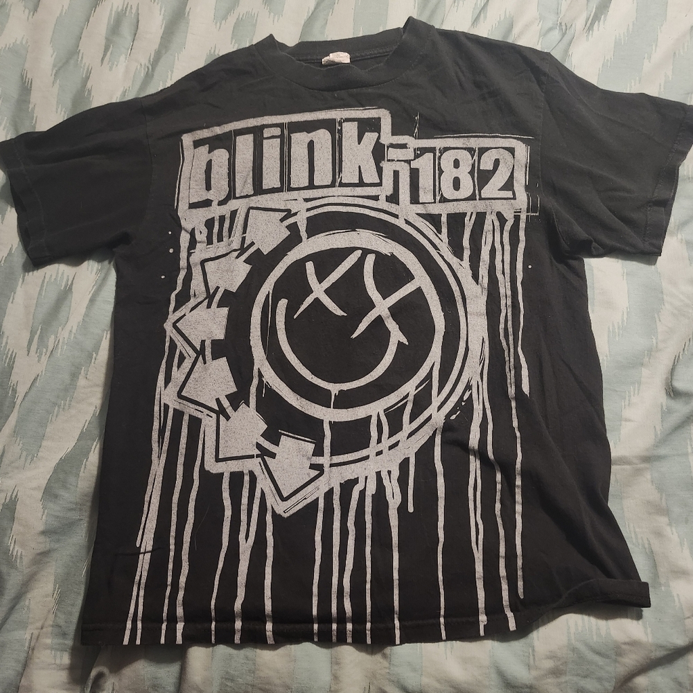 Blink 182  Graphic Merch Black T-Shirt‎ Men's Size Medium